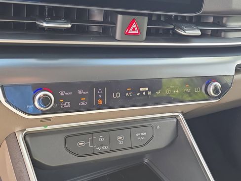 New 2026 Kia Carnival image 25