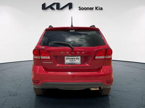 Used 2019 Dodge Journey SE w/ Connectivity Group FWD image 5