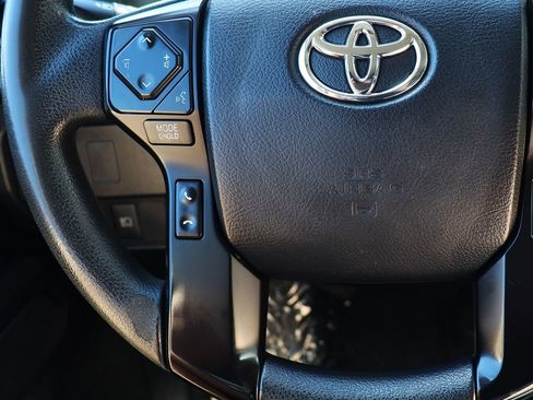 Used 2022 Toyota Tacoma SR image 43