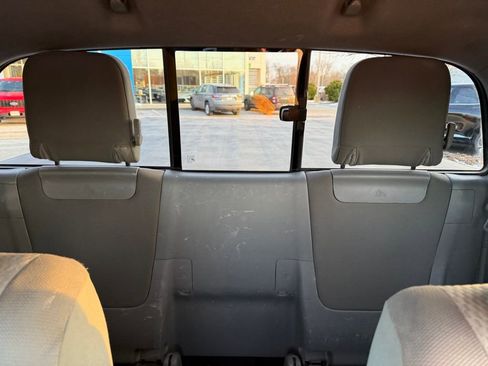 Used 2014 Toyota Tacoma Base image 16