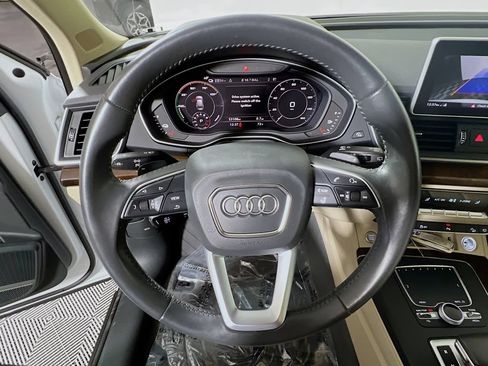 Used 2020 Audi Q5 e Premium Plus w/ Premium Plus Package AWD/4WD image 10