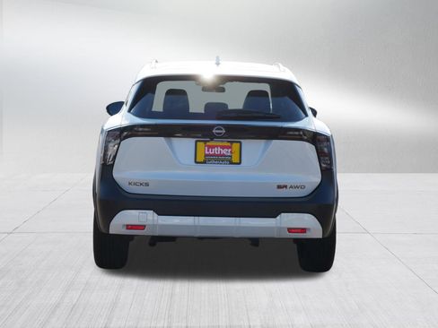 Used 2025 Nissan Kicks SR image 6