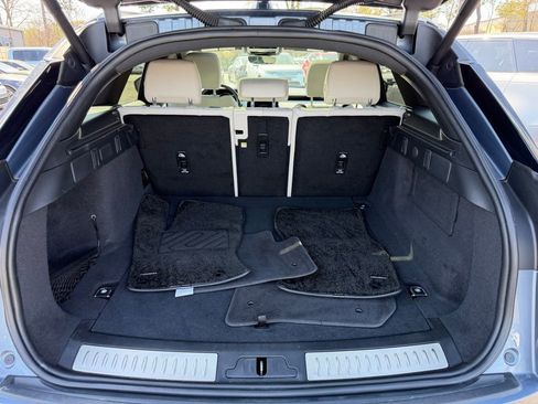 Used 2022 Land Rover Range Rover Velar R-Dynamic S image 7