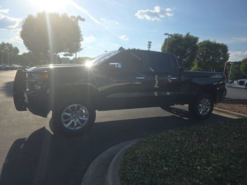 Used 2019 Chevrolet Silverado 1500 Custom Trail Boss w/ Custom Convenience Package AWD/4WD image 4