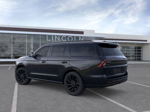 New 2026 Lincoln Navigator Reserve w/ Jet Appearance Package image 4