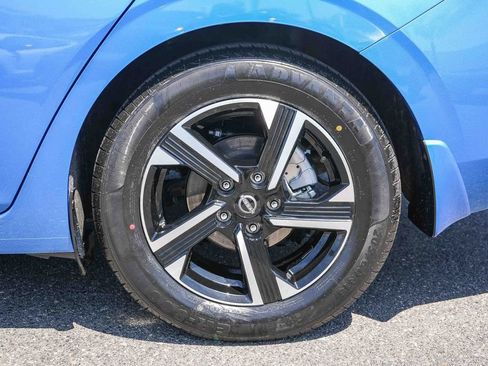 Used 2025 Nissan Sentra SV FWD image 12