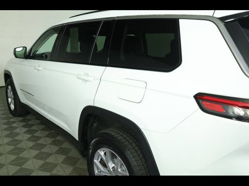Used 2022 Jeep Grand Cherokee L Limited w/ Luxury Tech Group II AWD/4WD image 18