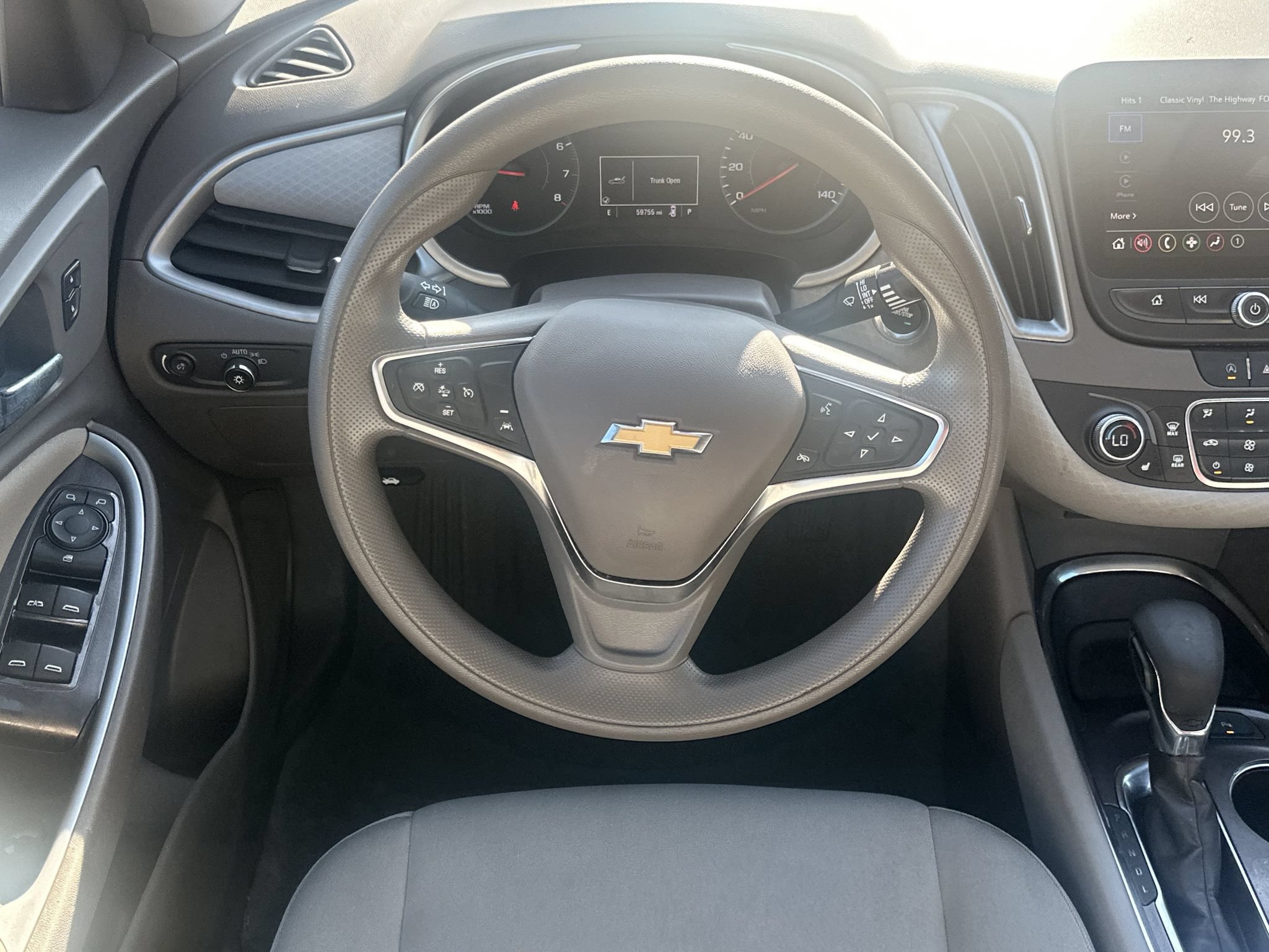 Used 2025 Chevrolet Malibu LT FWD image 23