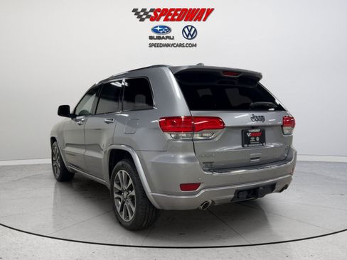 Used 2018 Jeep Grand Cherokee Overland AWD/4WD image 8
