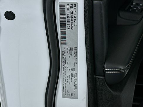 Used 2023 Jeep Grand Cherokee 4WD 4xe w/ Luxury Tech Group II image 12