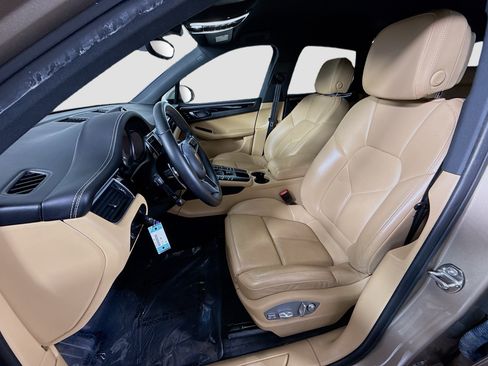 Used 2018 Porsche Macan image 21