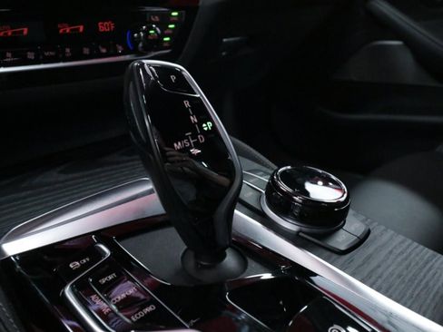 Used 2022 BMW M550i xDrive w/ Executive Package AWD/4WD image 23