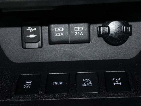 Used 2018 Toyota Highlander XLE image 21