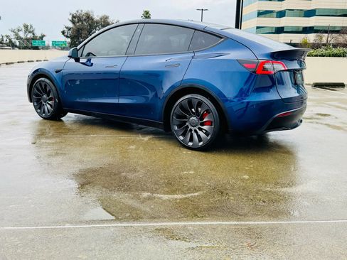 Used 2023 Tesla Model Y Performance image 7
