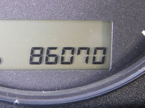 Used 2004 MAZDA MPV LX FWD image 11