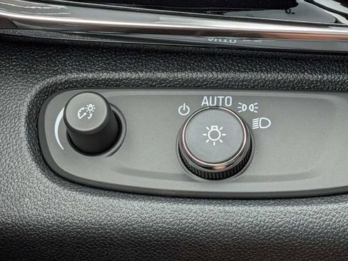 New 2026 Buick Envista Sport Touring FWD image 28