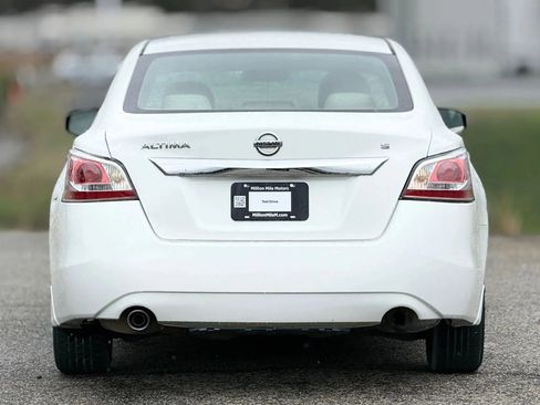 Used 2015 Nissan Altima 2.5 S w/ Power Driver Seat Package image 4