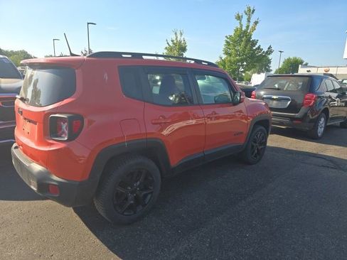 Used 2018 Jeep Renegade Altitude AWD/4WD image 4