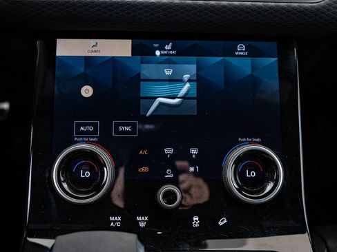 Used 2023 Land Rover Range Rover Velar R-Dynamic S image 38