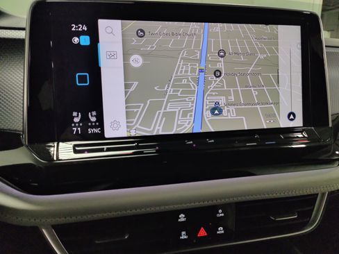 Certified 2025 Volkswagen Atlas Cross Sport SEL Premium R-Line image 10