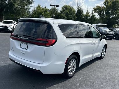 Used 2023 Chrysler Pacifica Touring-L