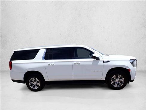 Used 2022 GMC Yukon XL SLE w/ Max Trailering Package AWD/4WD image 3