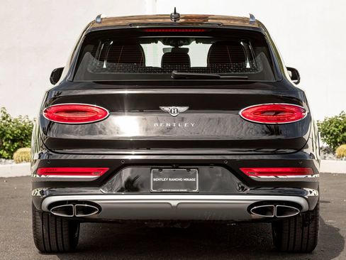 Used 2024 Bentley Bentayga Extended Wheelbase AWD/4WD image 11
