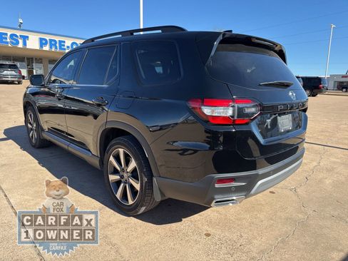 Used 2023 Honda Pilot Touring image 5
