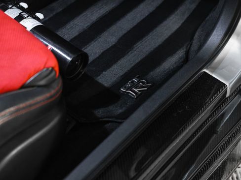 Used 2010 Nissan GT-R Premium AWD/4WD image 26