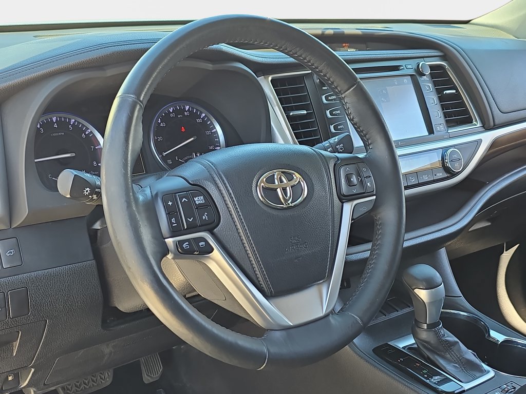 Used 2014 Toyota Highlander Limited Platinum FWD image 21