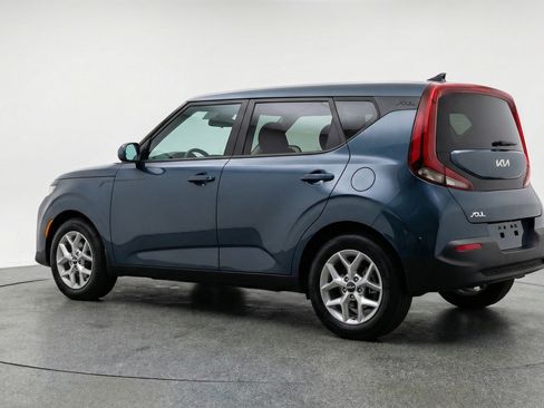 Used 2025 Kia Soul LX w/ LX Technology Package image 6