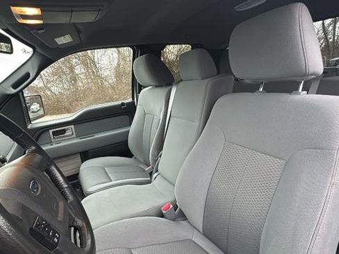 Used 2011 Ford F150 XLT w/ XLT Chrome Pkg image 28