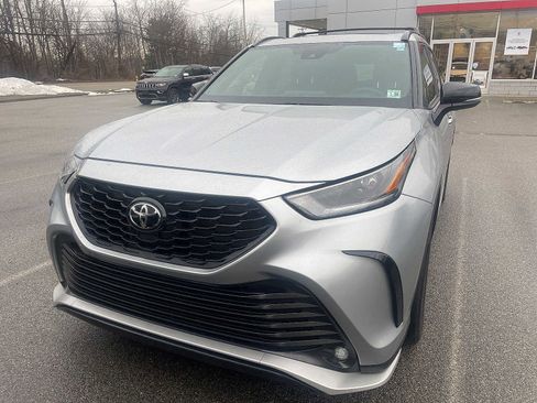 Certified 2023 Toyota Highlander XSE image 1