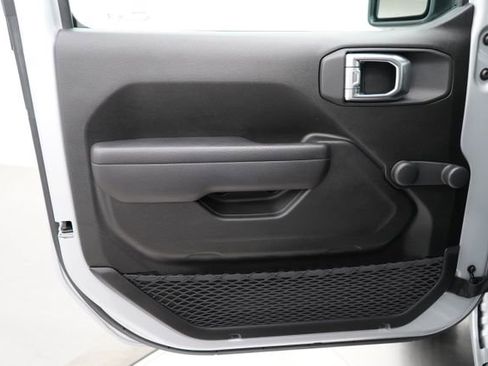 Used 2024 Jeep Wrangler Sport image 9