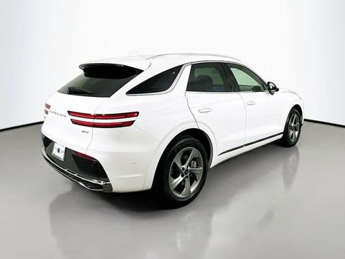 Certified 2026 Genesis GV70 2.5T Advanced AWD/4WD image 5