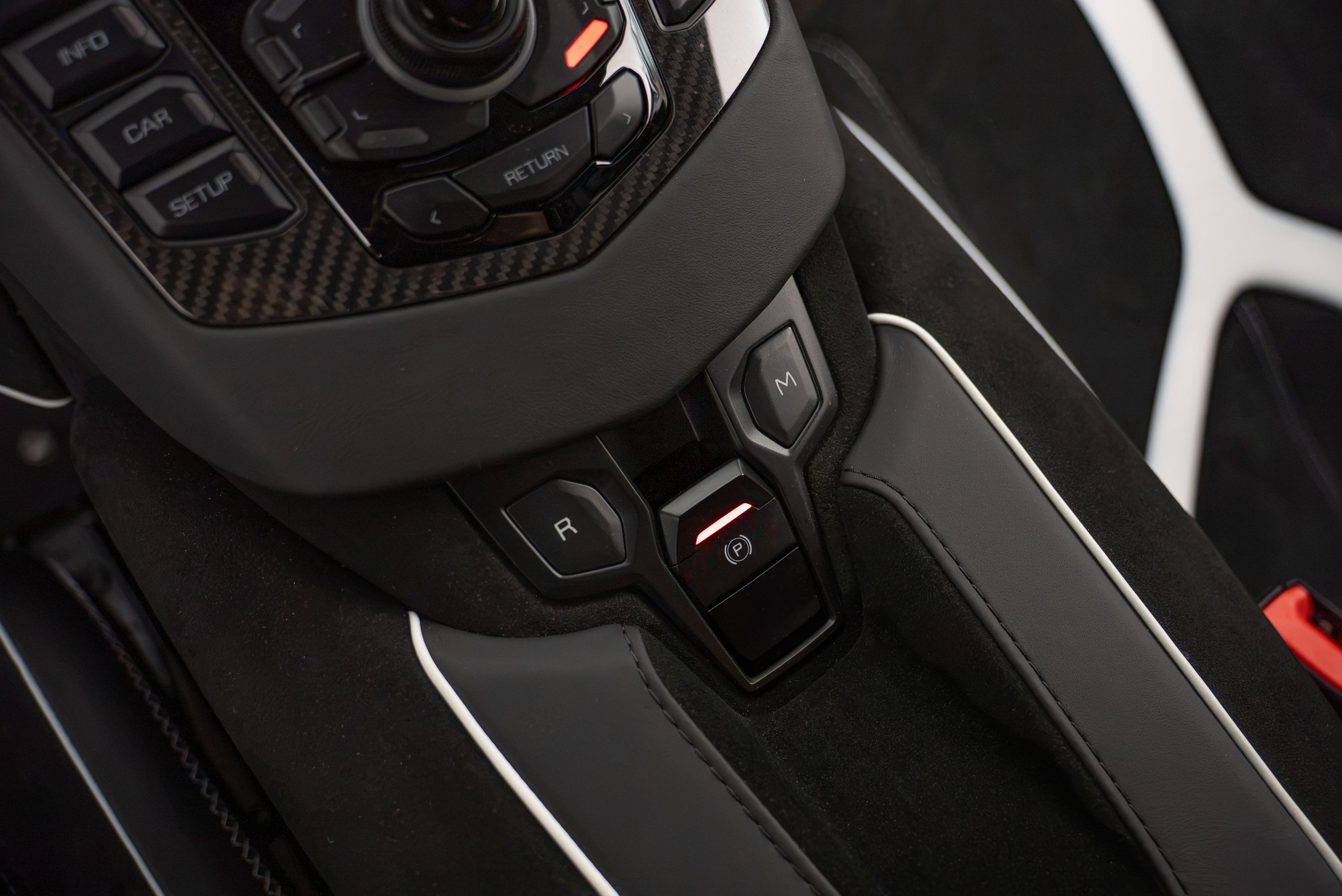 Used 2020 Lamborghini Aventador SVJ AWD/4WD image 16