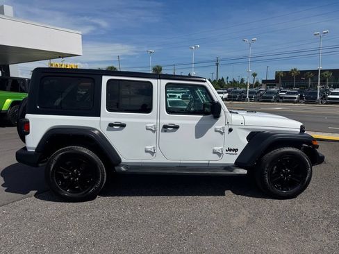 Used 2022 Jeep Wrangler Unlimited Sport AWD/4WD image 4