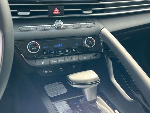 New 2026 Hyundai Elantra Limited FWD image 19