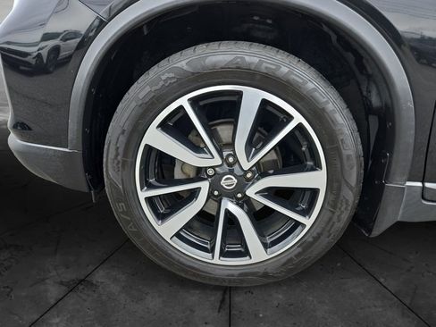 Used 2018 Nissan Rogue SL w/ Premium Package image 14