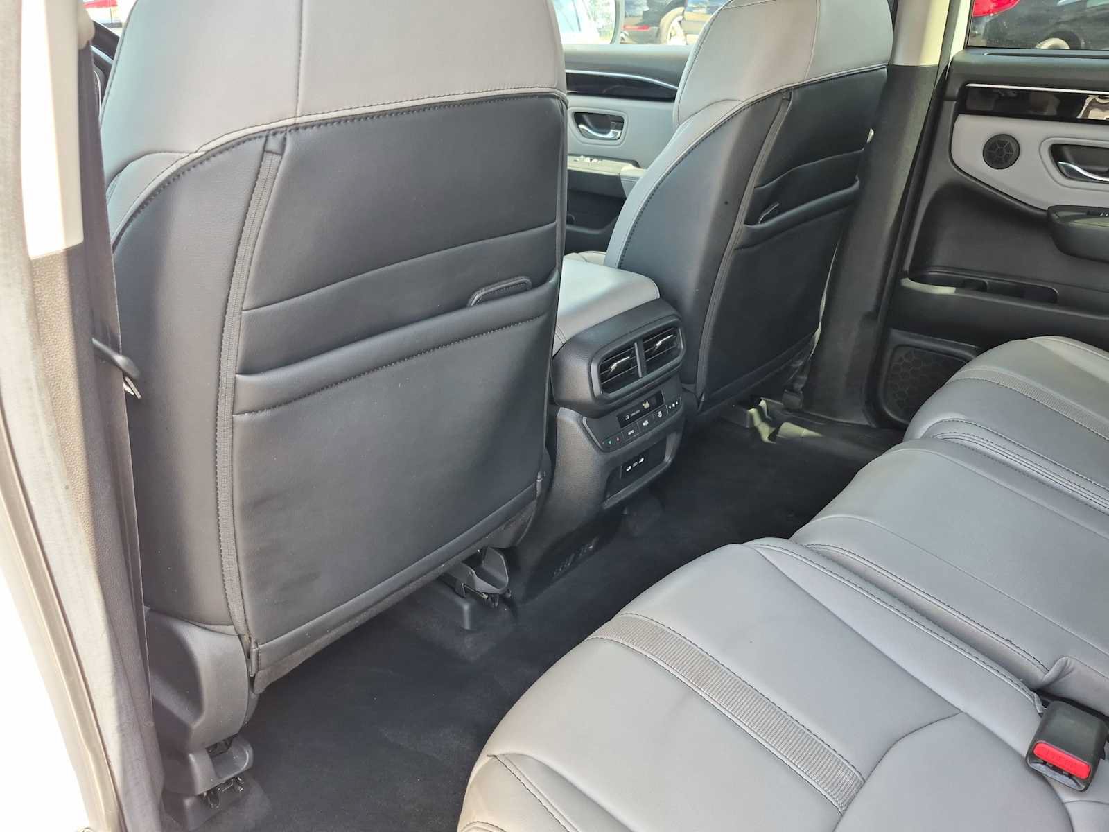 Certified 2024 Honda Pilot Touring image 17