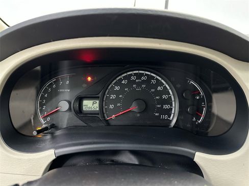Used 2011 Toyota Sienna LE image 26