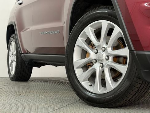 Used 2017 Jeep Grand Cherokee Limited w/ Luxury Group II AWD/4WD image 16