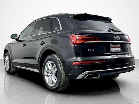 Used 2023 Audi Q5 2.0T Premium w/ Convenience Package image 3