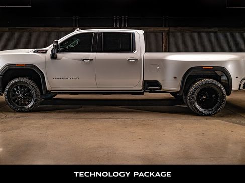 Used 2024 GMC Sierra 3500 Denali w/ Denali Reserve Package AWD/4WD image 6