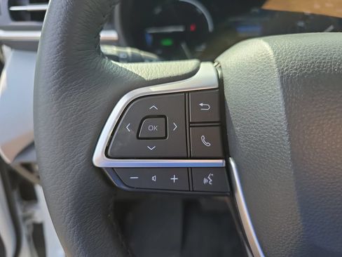 Certified 2025 Toyota Sienna XLE AWD/4WD image 21