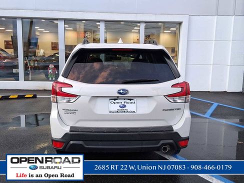 Used 2023 Subaru Forester Limited image 7