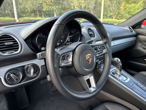 Used 2025 Porsche 718 Cayman image 18