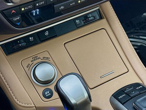 Used 2016 Lexus ES 300h Hybrid w/ Navigation System Package image 21