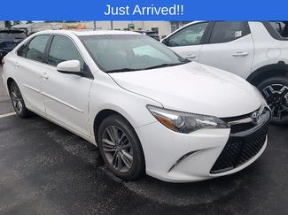 Used 2017 Toyota Camry SE FWD video 1