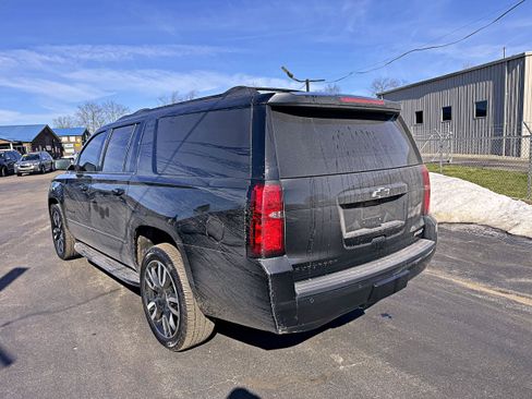 Used 2020 Chevrolet Suburban Premier w/ RST 6.2L Performance Edition image 7